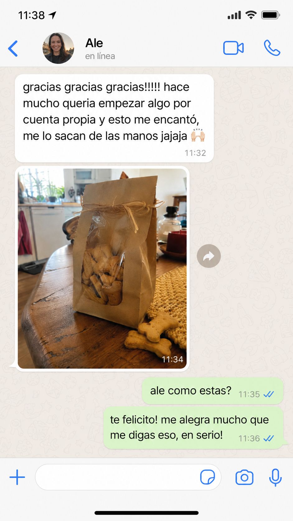 Captura de WhatsApp: una alumna cuenta que quería empezar algo por su cuenta y le encantó el método